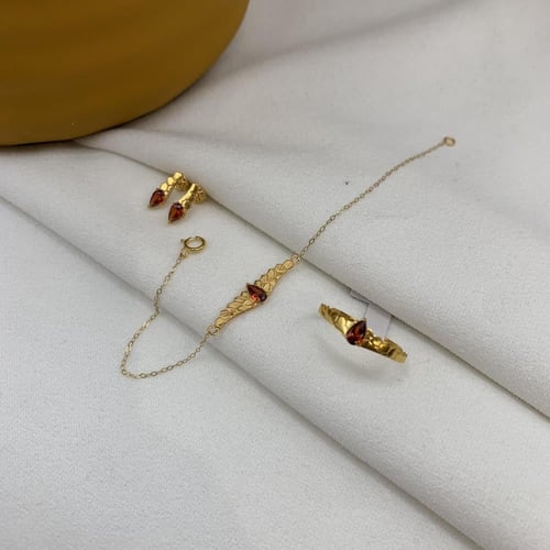 طقم ناعم جناح الصقر باللون الأحمر عيار 21 الوزن 3....