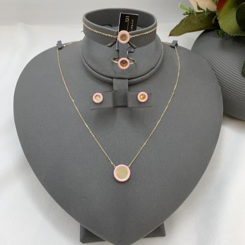 طقم إيطالي عيار 18 باللون الوردي الوزن 7