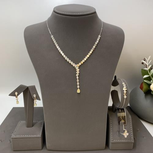 طقم شبكه تصميم الألماس ذهب ابيض عيار 18 الوزن 10.6