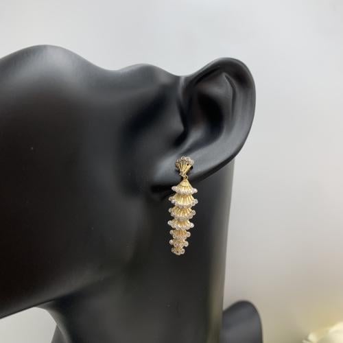 حلق إيطالي تصميم الألماس عيار 18 الوزن 3.6