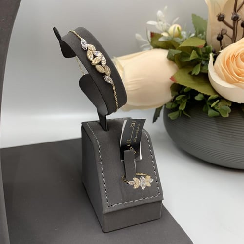 طقم تصميم الماس مكس اللون الذهب عيار 18 الوزن 9.5