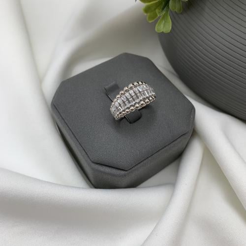 خاتم ذهب ابيض تصميم الألماس عيار 18