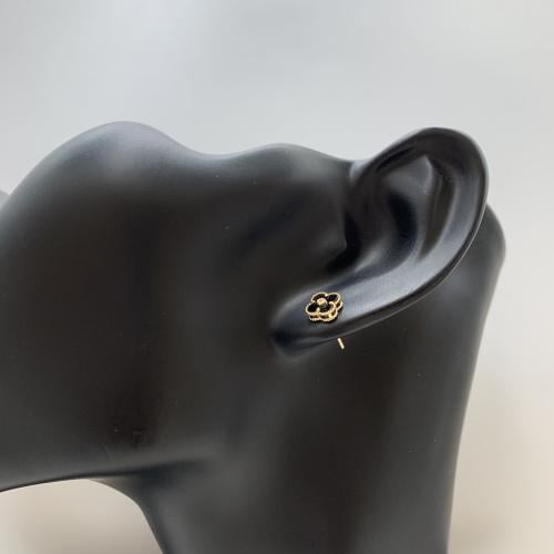 حلق ناعم باللون الأسود عيار 18 الوزن 0.8