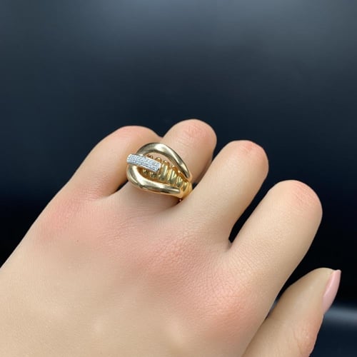 خاتم إيطالي تصميم الماس عيار 18 الوزن 6.75