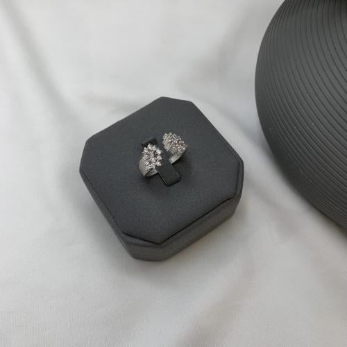 خاتم ذهب ابيض إيطالي تصميم الألماس عيار 18