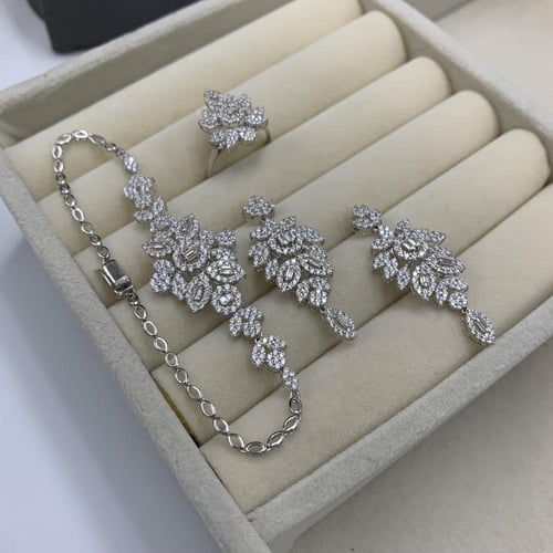 طقم شبكه ذهب تصميم الألماس عيار 18الوزن 47.9