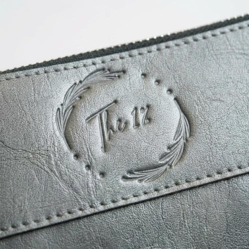 Essential Pouch — Ash (رمادي)