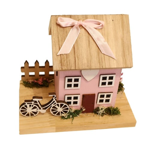 تحفه خشبية بتصميم منزل خشبي وردي اللون