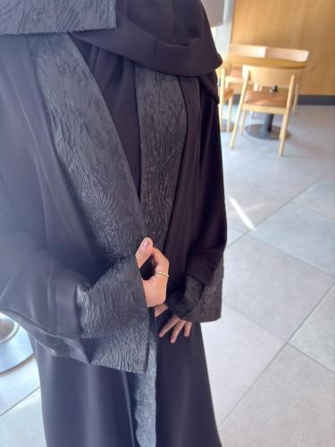عباية لينا