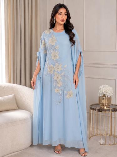 جلابية سهرة سماوية مطرزة يدوياً