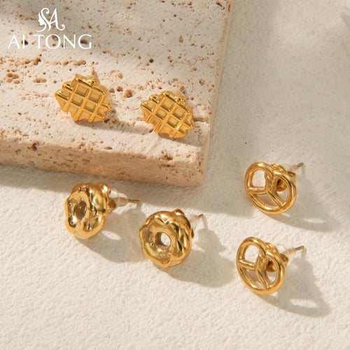 أقراط ستانلس ستيل مطلية ذهب 18ق