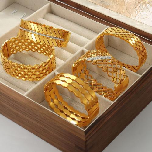 أساور ستانلس ستيل مطلية ذهب 18ق