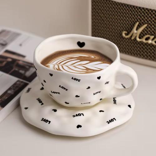 كوب كلاسيكي مع صحن سيراميك