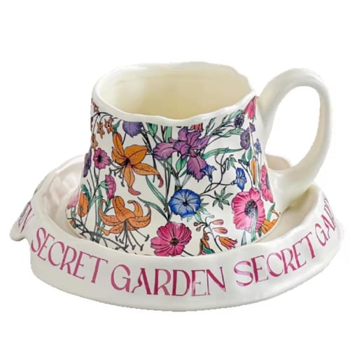 كوب كلاسيكي مع صحن سيراميك