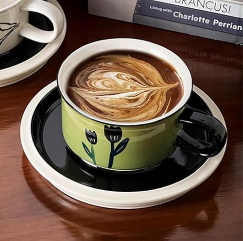 كوب كلاسيكي مع صحن سيراميك