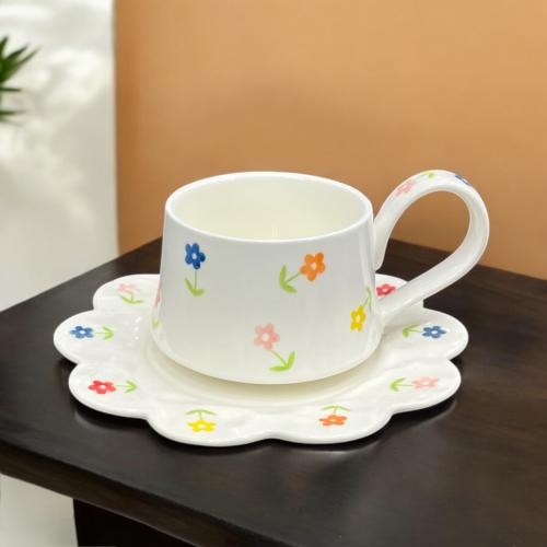 كوب كلاسيكي مع صحن سيراميك