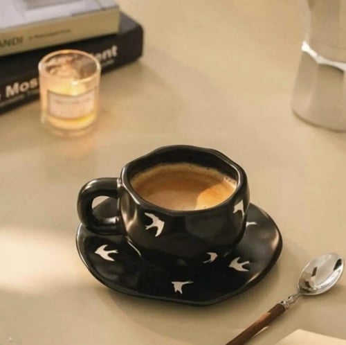 كوب كلاسيكي مع صحن