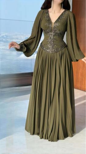 فستان سهرة زيتي بتطريز أنيق