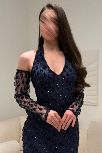 فستان سهرة كحلي مطرز دانتيل