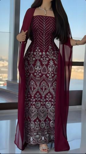 جلابية سهرة فاخرة بقصة أنثوية راقية