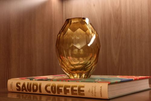 Facet Vase - Amber