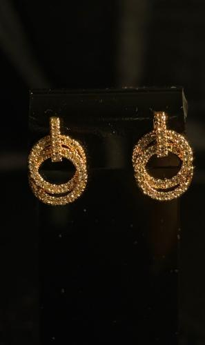 حلق بديل ذهب دائري مزدوج مرصّع بفصوص لامعة