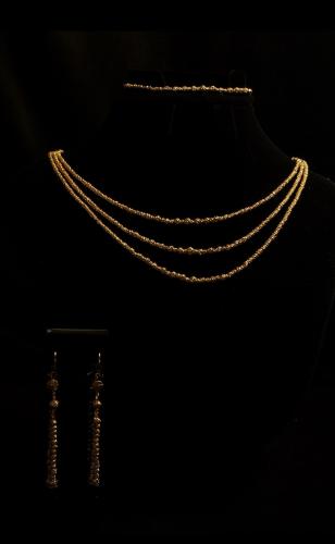 طقم اكسسوار ذهبي