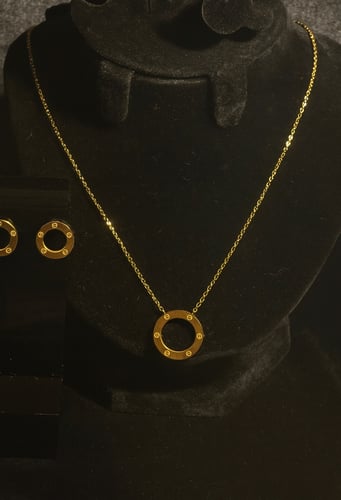 طقم انيق مستوحى