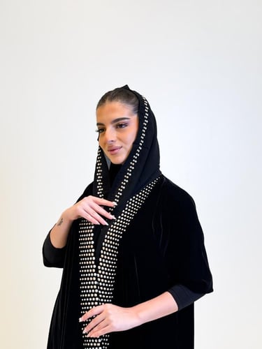 عباية نص كلوش مخمل