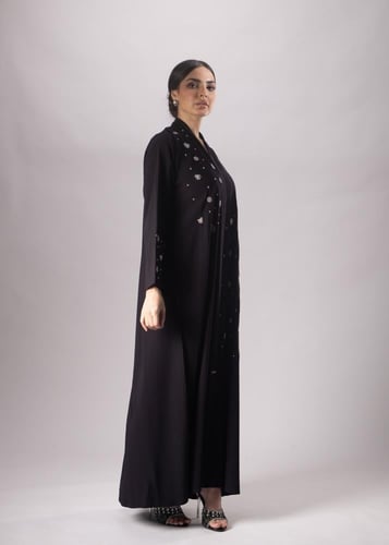 عباية موڤ بتطريز لؤلؤ فاخر