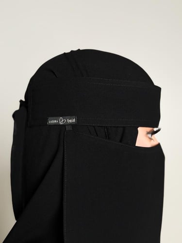 نقاب قصير بمطاط صغير