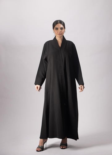 عباية بتطريز ناعم أنيقة