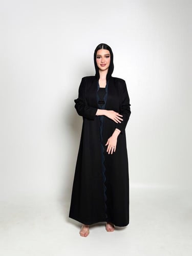 عباية أنيقة كلاسيكية على شكل بليزر