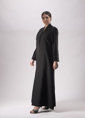 عباية بتطريز خفيف وانيق