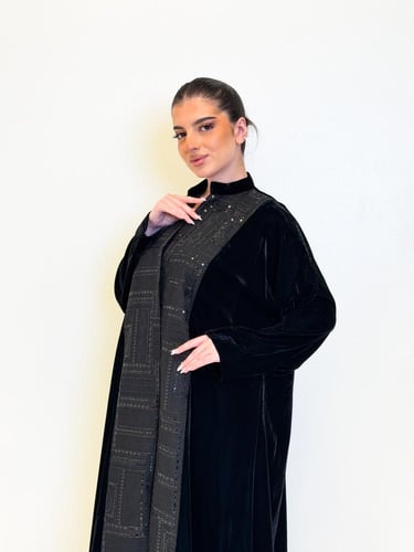 عباية مخمل فاخر لون اسود