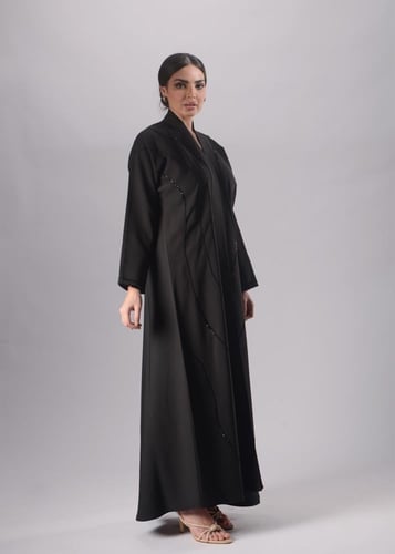 عباية ملكي بتطريز خرز أسود