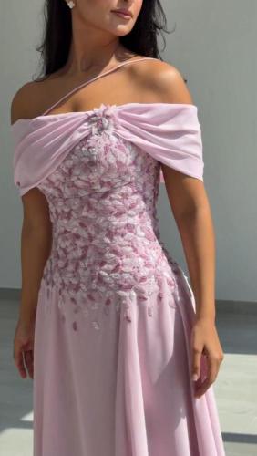 فستان سهرة وردي شيفون انيق