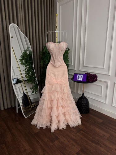 فستان سهرة وردي فخم