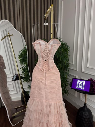 فستان سهرة وردي فخم