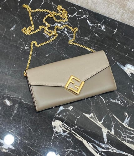شنطه فندي ماستر