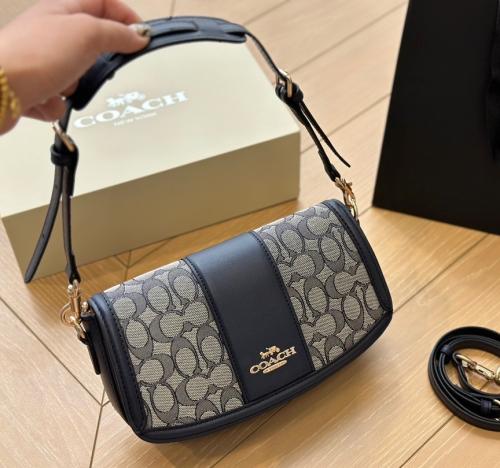 شنطه كوتش Coach