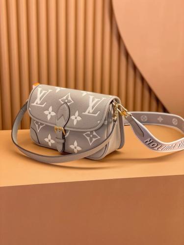 شنطه لويس فيتون ماستر Lv