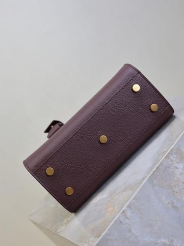 شنطه سان لوران بثلاث قياسات