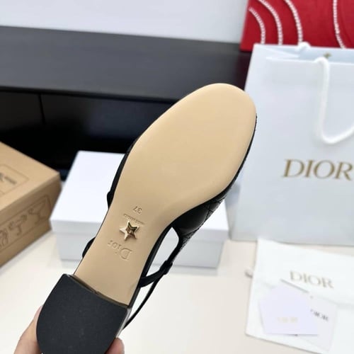 حذاء ديور ماستر
