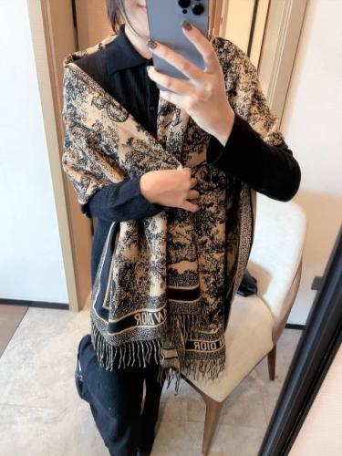 اوشحه شتويه Dior