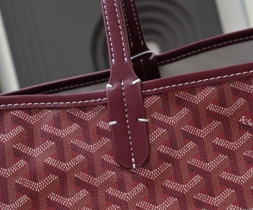 شنطة قويارد Goyard