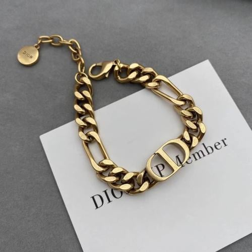 ديور Diorبكامل الملحقات