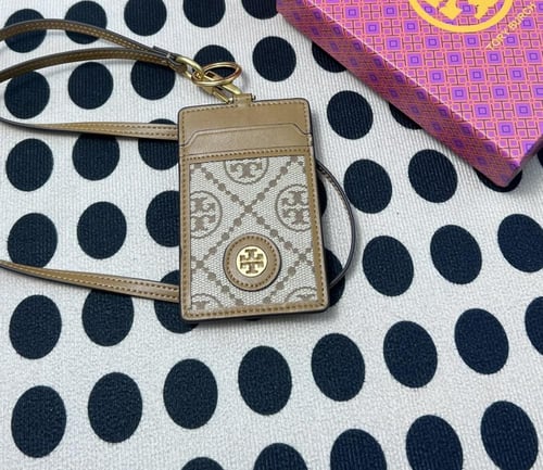 كارد هولدر توري بورش مع جميع الملحقات