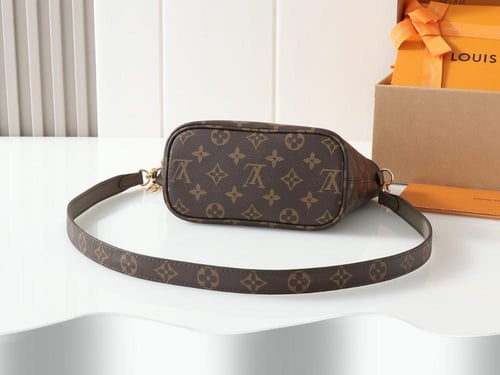 شنطه لويس فيتون توب