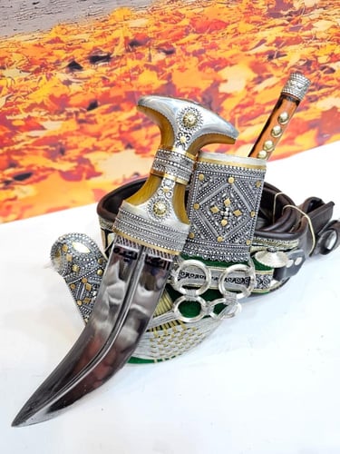 خنجرقرن شبيه الزراف مصفح